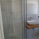 לינה וארוחת בוקר Pollo D'oro